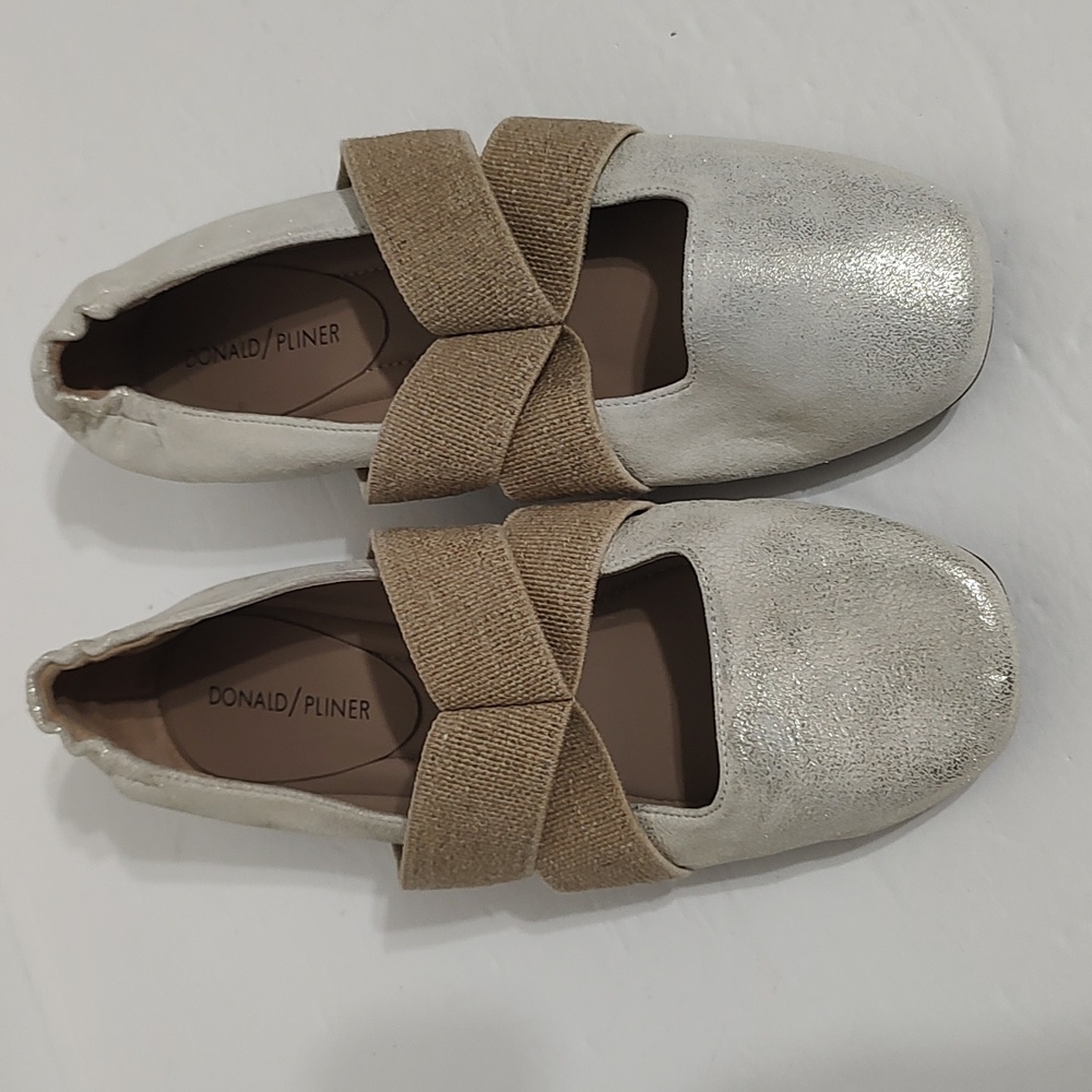 Metallic Silver/Gold Donald Pilner Ballet Flats w/ Tan Elastic Crossover sz 7.5